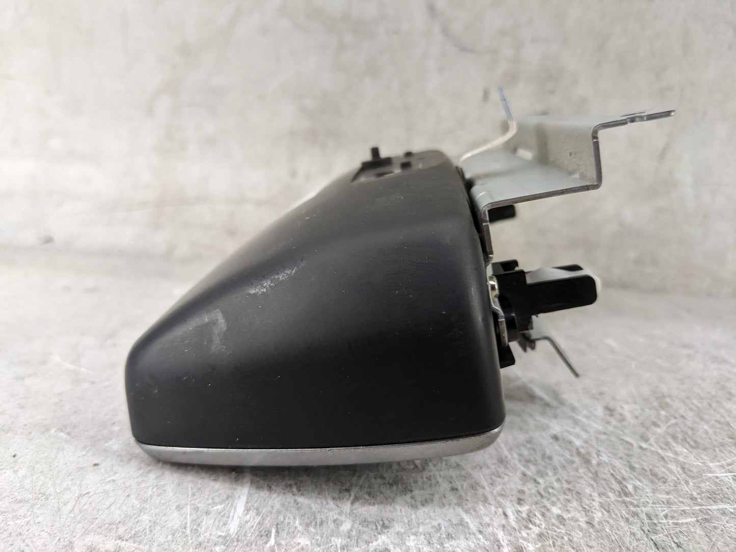 2018 Mazda 3 Radio AM FM Cd Player Receiver Replacement P/N:331-5744-00 Fits OEM Used Auto Parts - Oemusedautoparts1.com