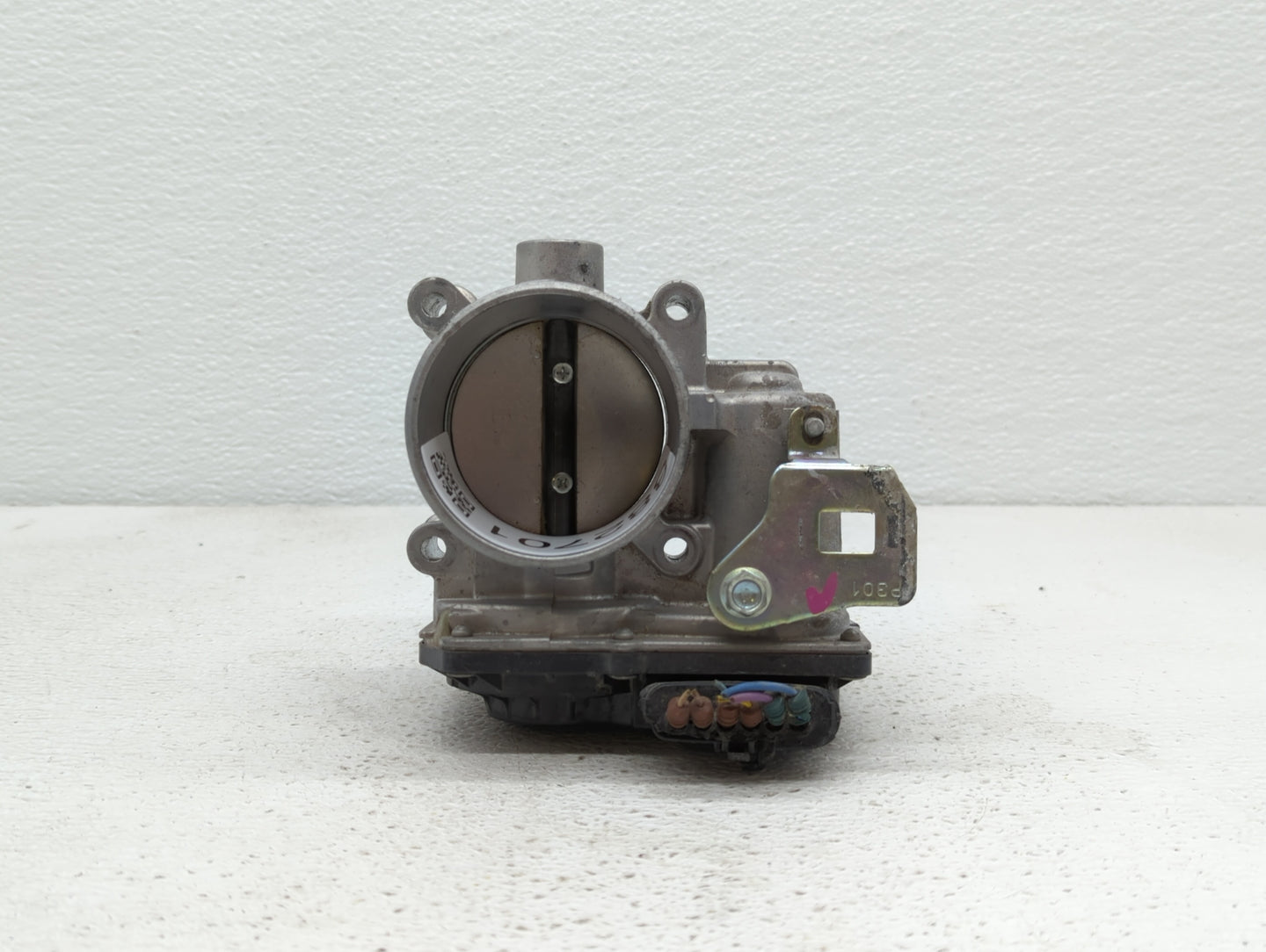2014 Mazda 3 Throttle Body P/N:13 640 A K4238 13 640 A, 12681472AA, PY01 13 640 A Fits OEM Used Auto Parts - Oemusedautopart