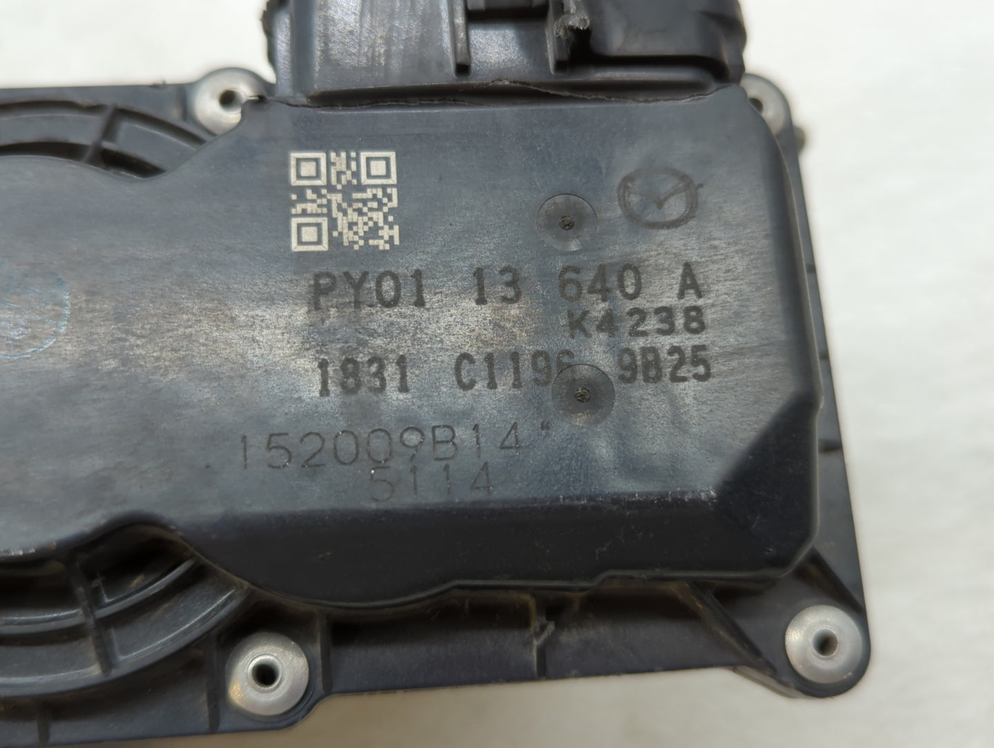 2014 Mazda 3 Throttle Body P/N:13 640 A K4238 13 640 A, 12681472AA, PY01 13 640 A Fits OEM Used Auto Parts - Oemusedautopart