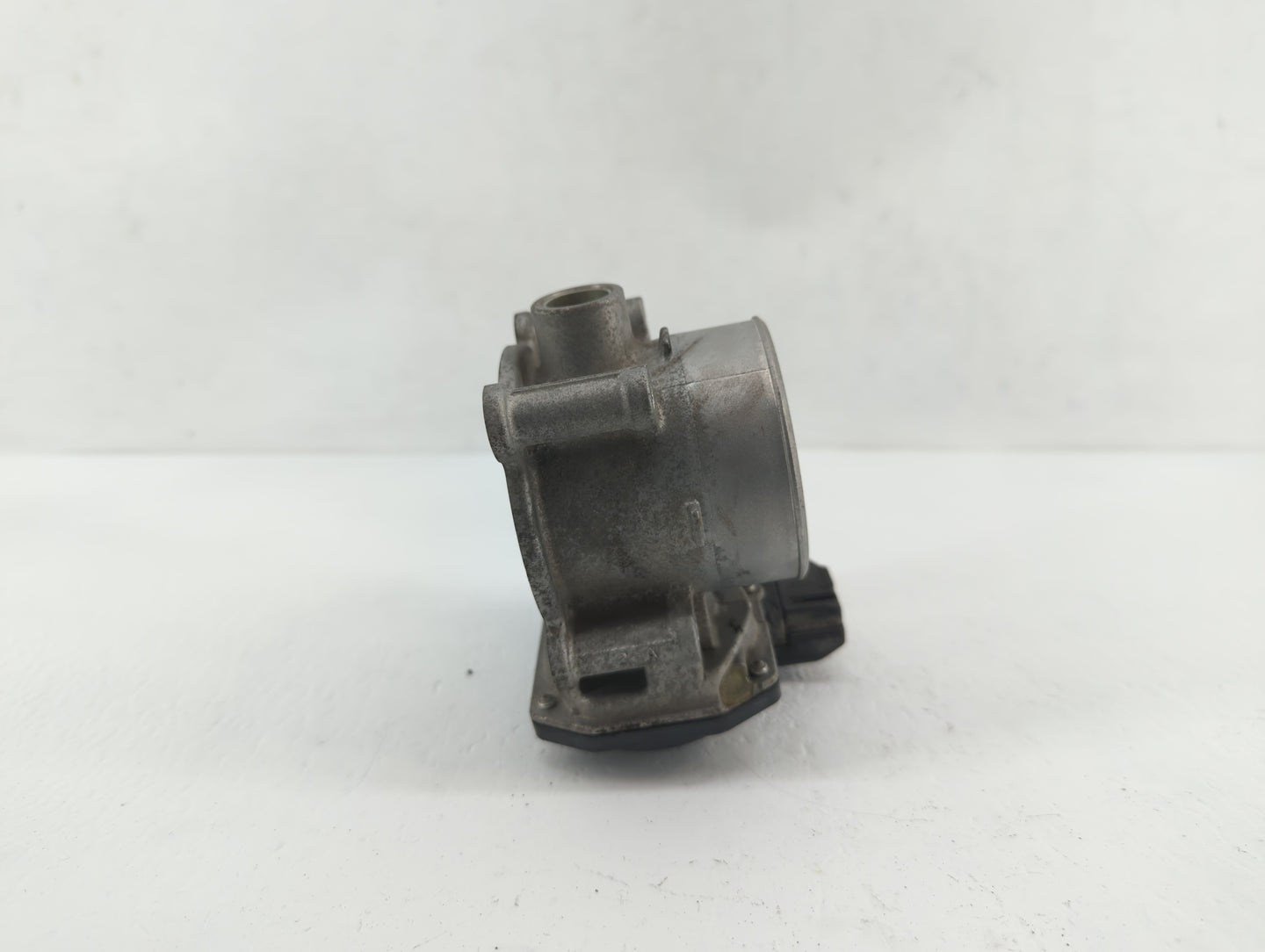 2014 Mazda 3 Throttle Body P/N:13 640 A K4238 13 640 A, 12681472AA, PY01 13 640 A Fits OEM Used Auto Parts - Oemusedautopart
