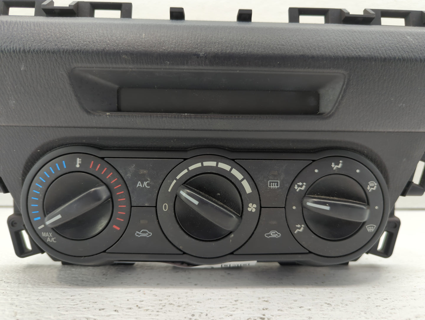 2017-2018 Mazda 3 Climate Control Module Temperature AC/Heater Replacement P/N:A BHN1 A Fits Fits 2017 2018 OEM Used Auto Pa