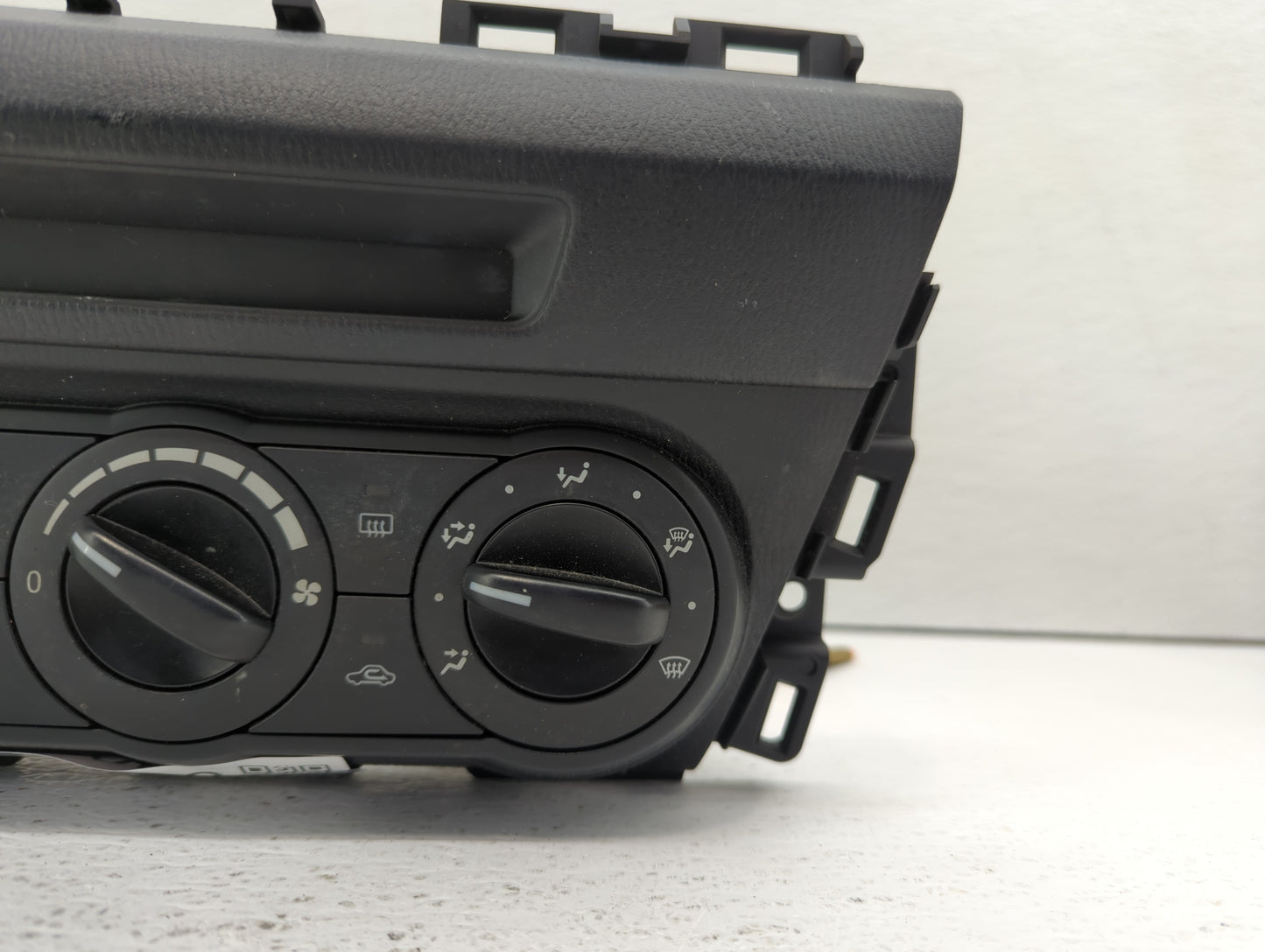2017-2018 Mazda 3 Climate Control Module Temperature AC/Heater Replacement P/N:A BHN1 A Fits Fits 2017 2018 OEM Used Auto Pa