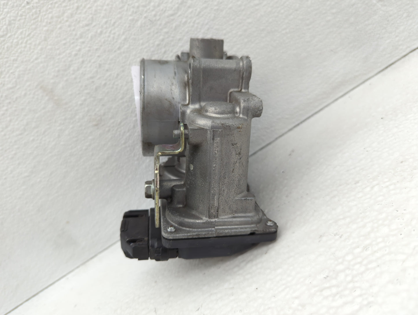 2018 Mazda 3 Throttle Body P/N:0732 15 2005B1 Fits OEM Used Auto Parts - Oemusedautoparts1.com
