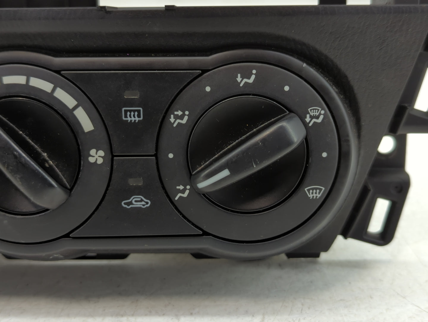 2018 Mazda 3 Climate Control Module Temperature AC/Heater Replacement P/N:BHN1 06 01567 BABH 06 31461 Fits Fits 2013 2014 20