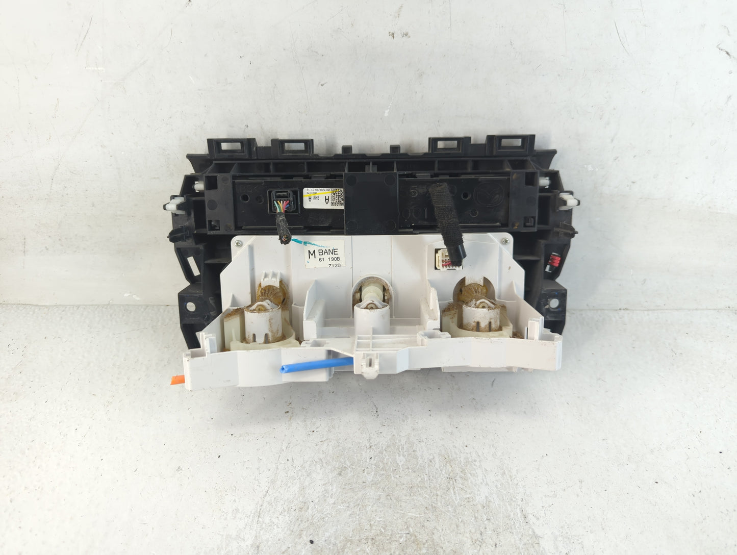 2017-2018 Mazda 3 Climate Control Module Temperature AC/Heater Replacement P/N:0601770 Fits Fits 2017 2018 OEM Used Auto Par