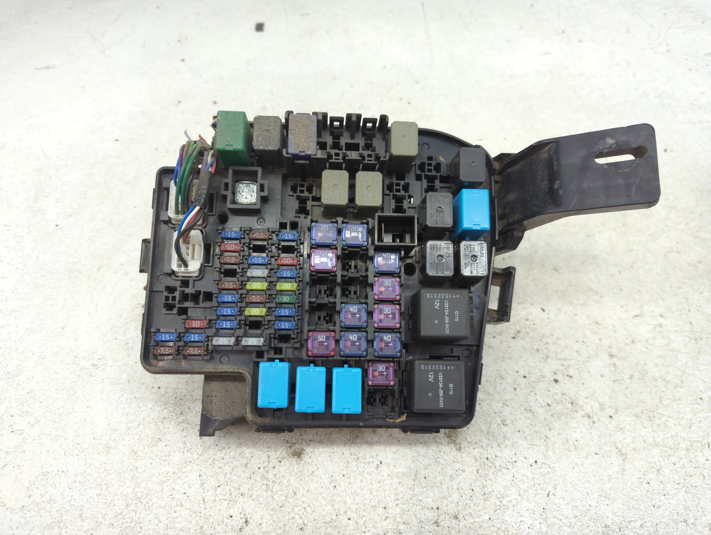 2016-2022 Mazda Cx-3 Fusebox Fuse Box Panel Relay Module P/N:D09W-66767 Fits Fits 2016 2017 2018 2019 2020 2021 2022 OEM Use