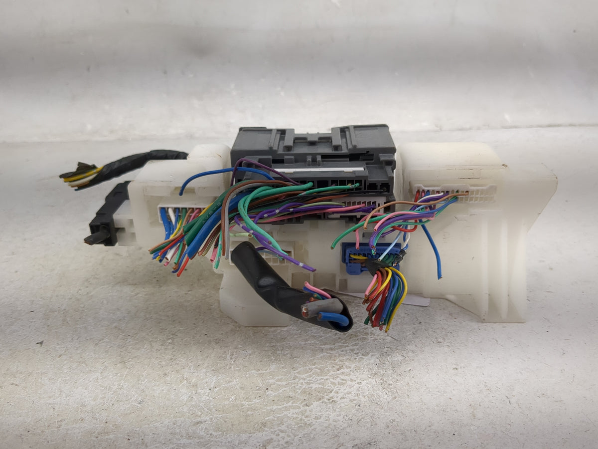 2018-2022 Mazda Cx-3 Body Control Module Bcm D09w-k7005 - Oemusedautoparts1.com