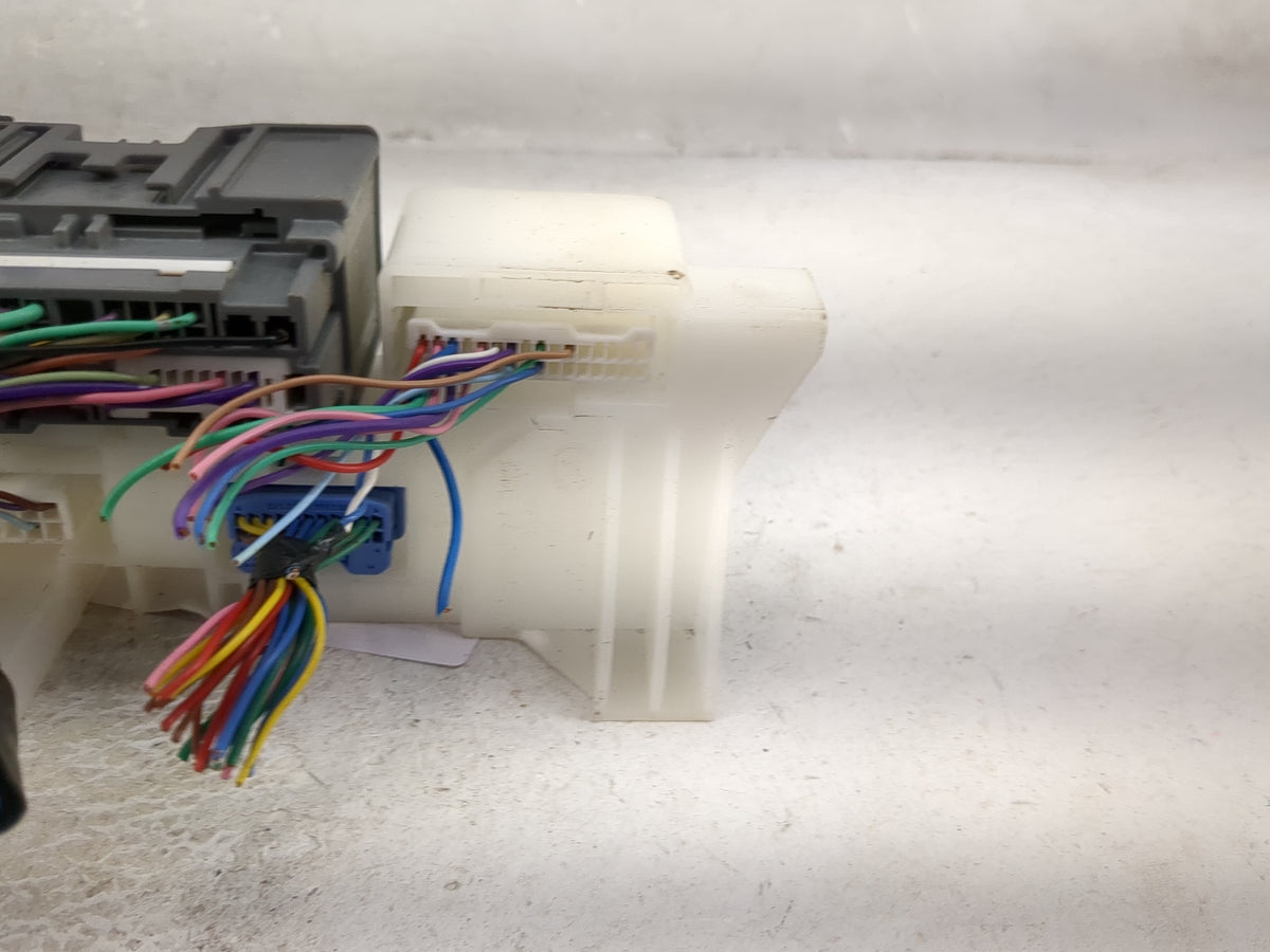 2018-2022 Mazda Cx-3 Body Control Module Bcm D09w-k7005 - Oemusedautoparts1.com