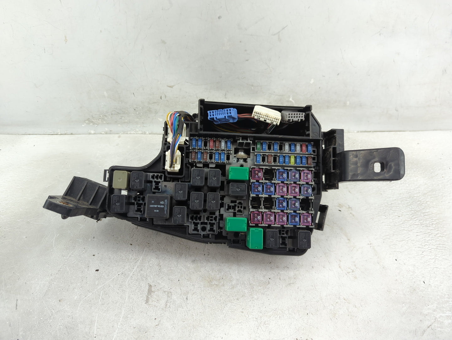 2013-2022 Mazda Cx-5 Fusebox Fuse Box Panel Relay Module P/N:K123-6676Y Fits OEM Used Auto Parts - Oemusedautoparts1.com