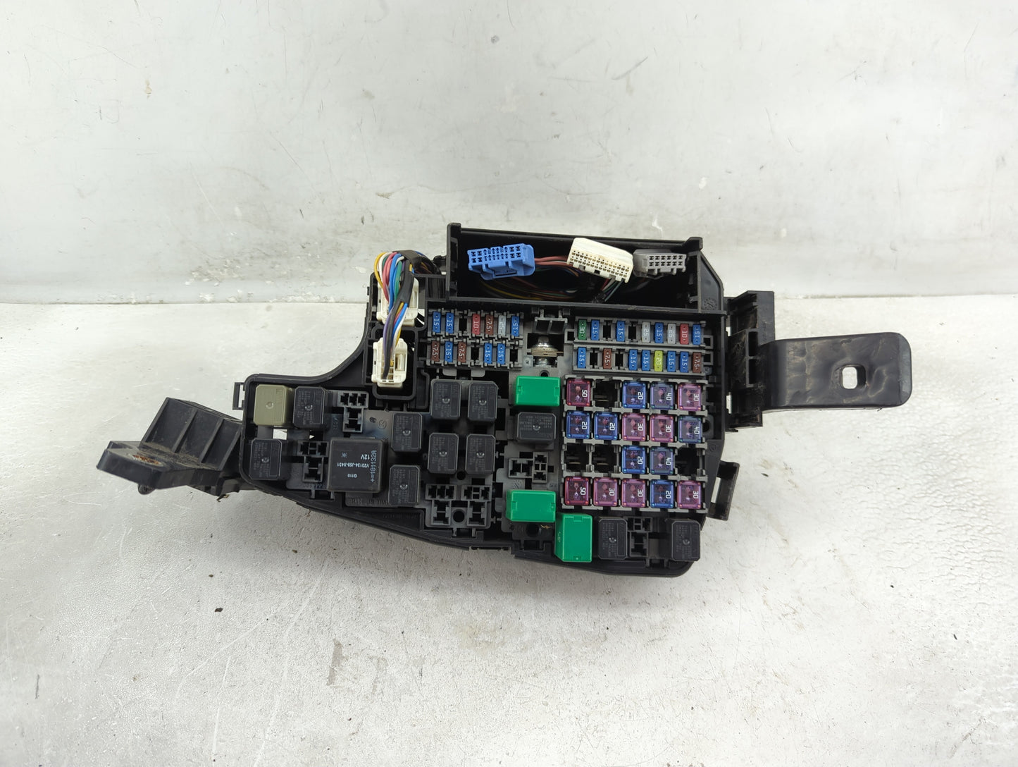 2013-2022 Mazda Cx-5 Fusebox Fuse Box Panel Relay Module P/N:K123-6676Y Fits OEM Used Auto Parts - Oemusedautoparts1.com