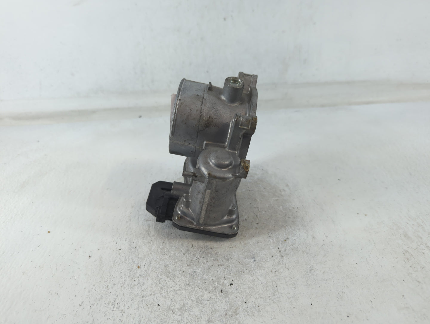 2018-2022 Mazda Cx-5 Throttle Body P/N:101038 K4238, 2070 Fits Fits 2018 2019 2020 2021 2022 OEM Used Auto Parts - Oemusedau