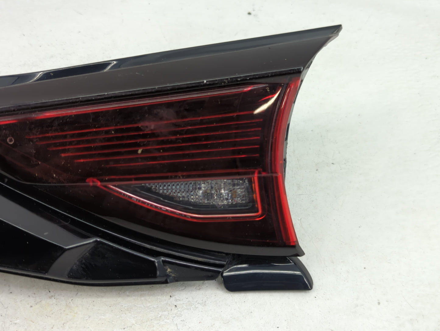 2017-2020 Mazda Cx-5 Passenger Right Side Deck Lid Mounted Tail Light - Oemusedautoparts1.com