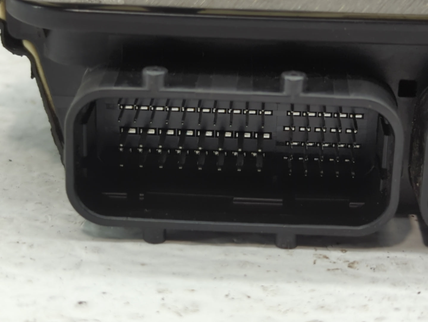 2010 Mazda Cx-7 PCM Engine Control Computer ECU ECM PCU OEM P/N:PSAP 18 881 PYKE 18 8K2D Fits OEM Used Auto Parts - Oemuseda
