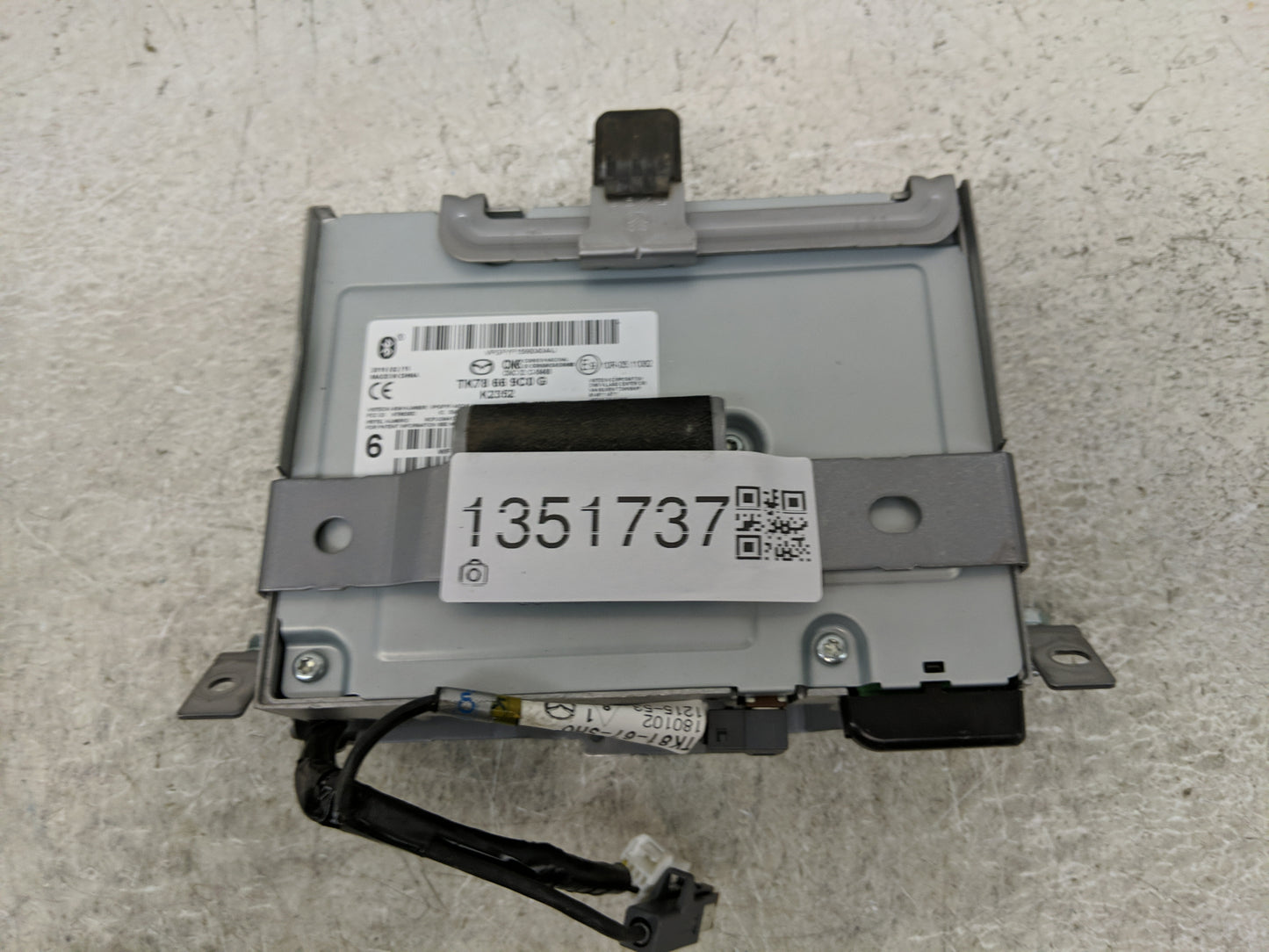 2016-2018 Mazda Cx-9 Radio AM FM Cd Player Receiver Replacement P/N:TK78669C0C Fits Fits 2016 2017 2018 OEM Used Auto Parts 