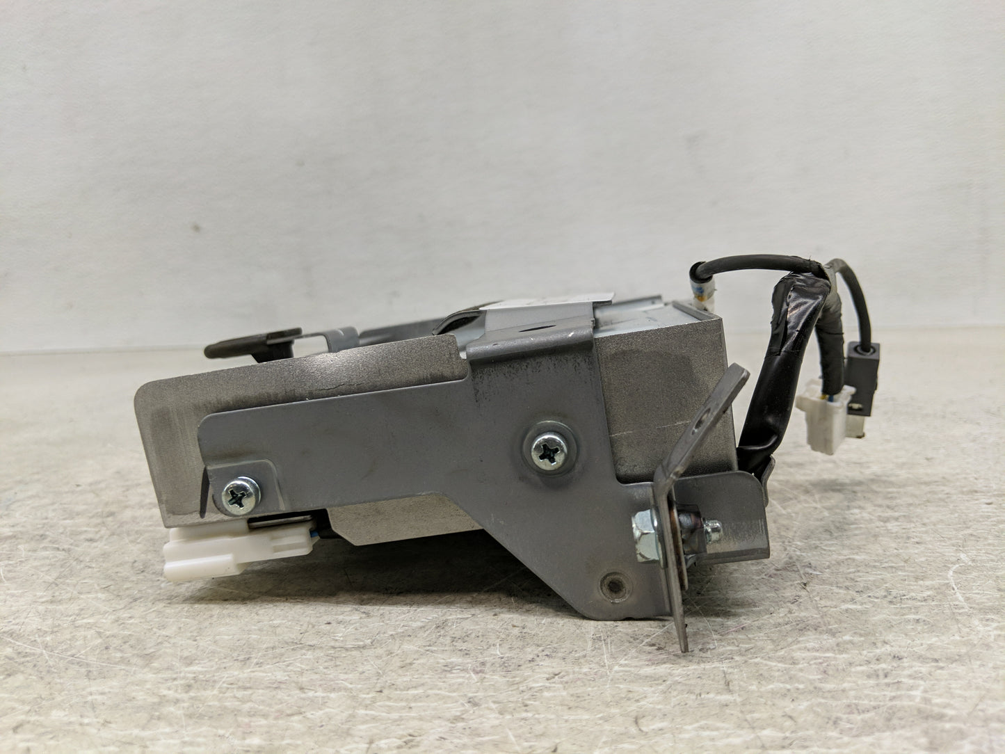 2016-2018 Mazda Cx-9 Radio AM FM Cd Player Receiver Replacement P/N:TK78669C0C Fits Fits 2016 2017 2018 OEM Used Auto Parts 