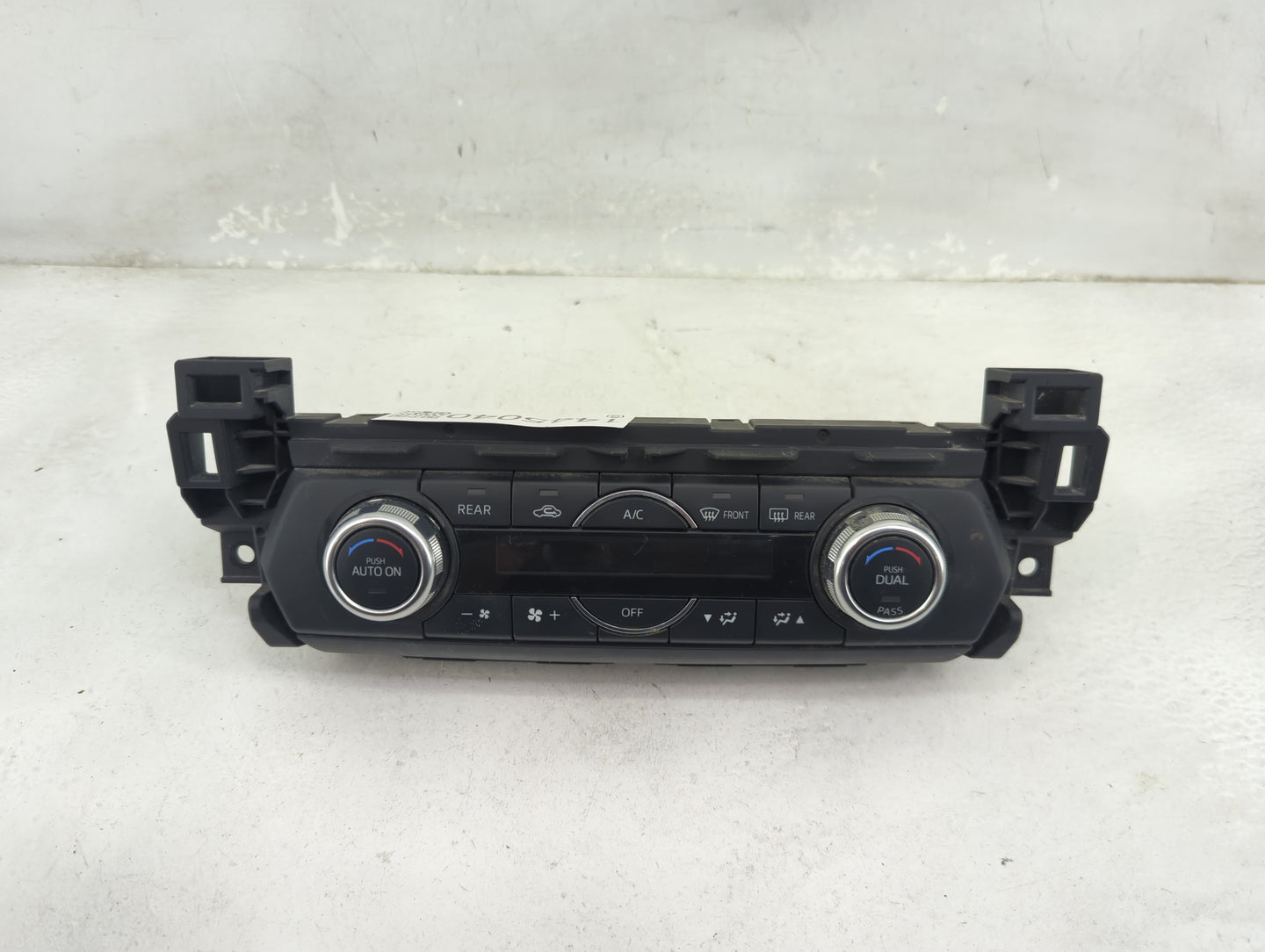 2018 Mazda Cx-9 Climate Control Module Temperature AC/Heater Replacement P/N:TM52 611907123 Fits OEM Used Auto Parts - Oemus