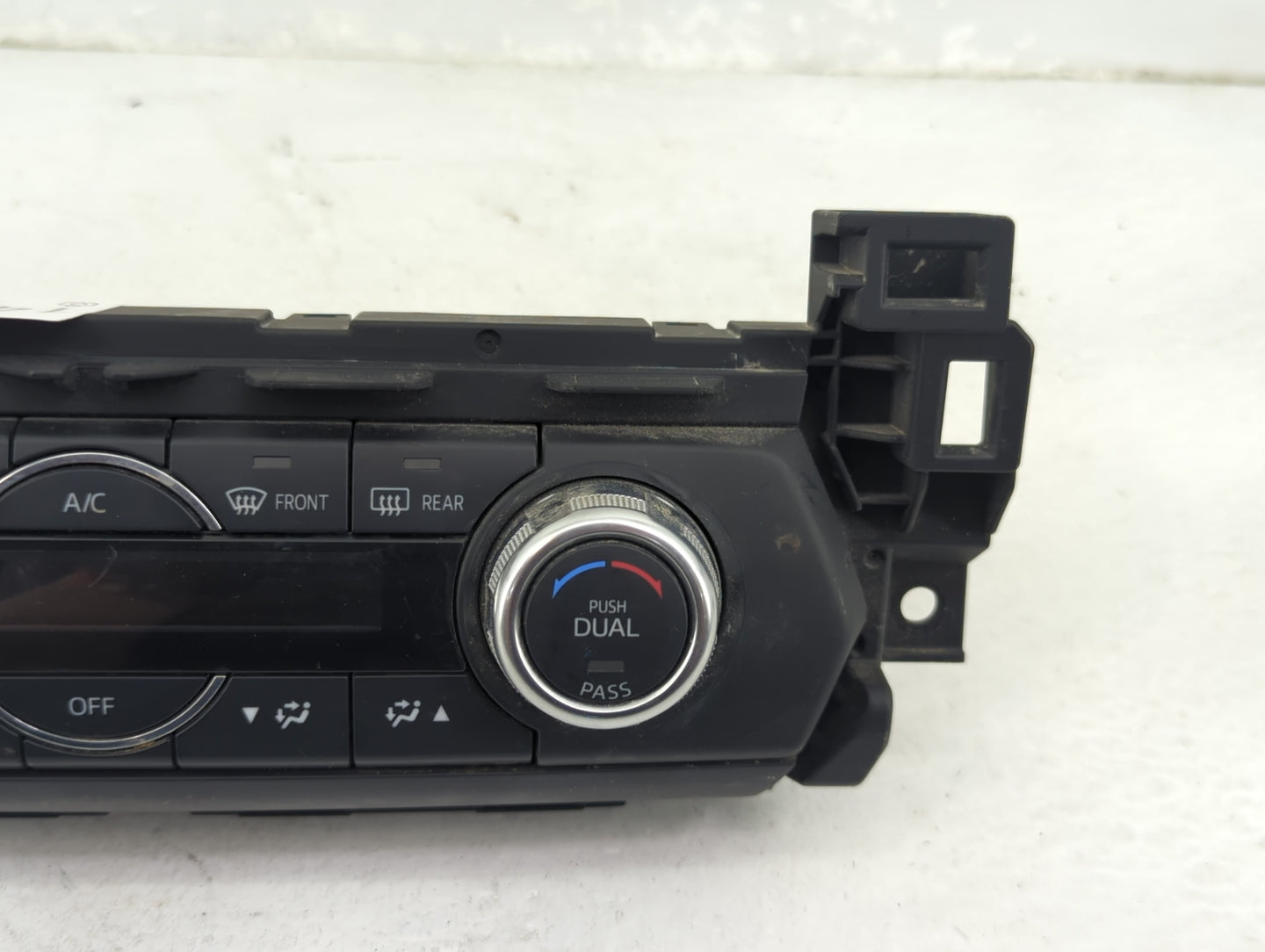 2018 Mazda Cx-9 Climate Control Module Temperature AC/Heater Replacement P/N:TM52 611907123 Fits OEM Used Auto Parts - Oemus