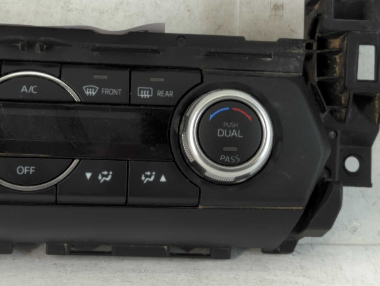 2018 Mazda Cx-9 Climate Control Module Temperature AC/Heater Replacement P/N:TM5261190 Fits OEM Used Auto Parts - Oemusedaut