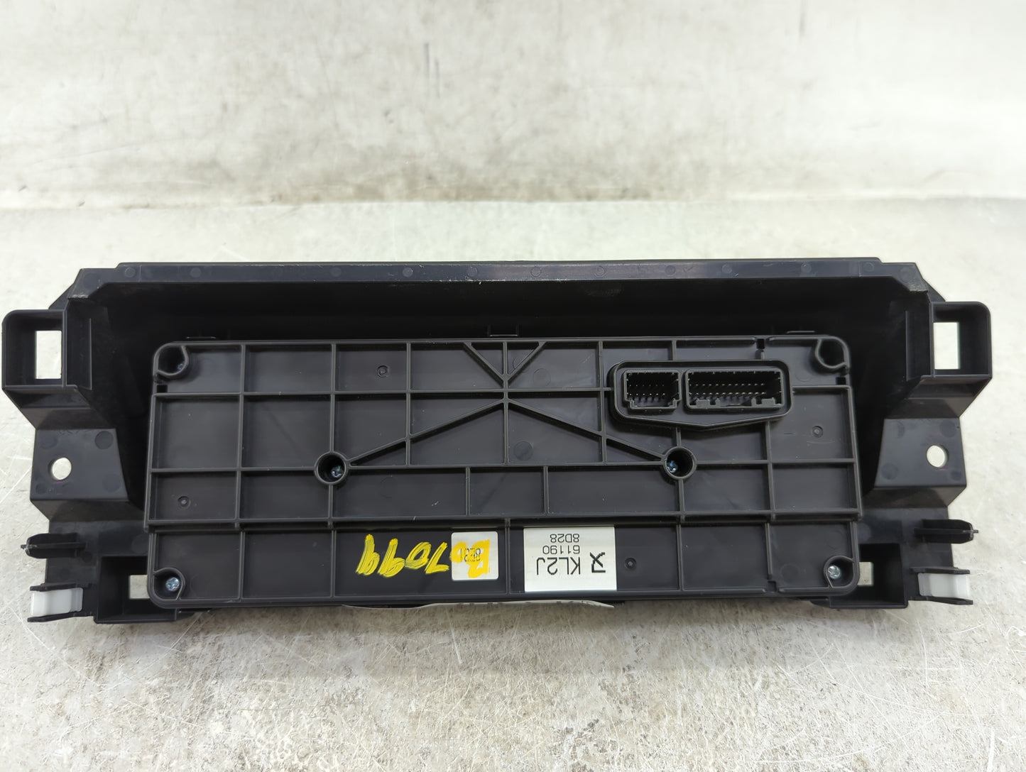 2018 Mazda Cx5 Climate Control Module Temperature AC/Heater Replacement P/N:KL2J611908D28 Fits Fits 2017 OEM Used Auto Parts