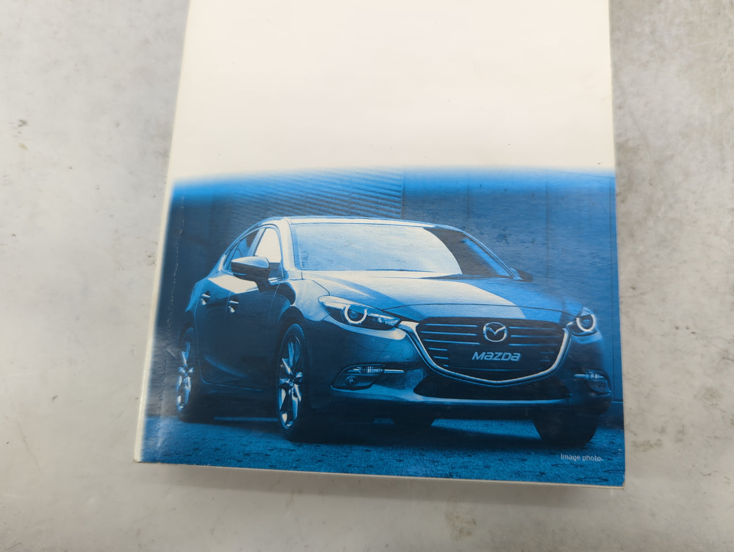 2018 Mazda Mazda3 Owners Manual Book Guide P/N:8GE4-EA-17FM 9999-95-038C-18 OEM Used Auto Parts - Oemusedautoparts1.com