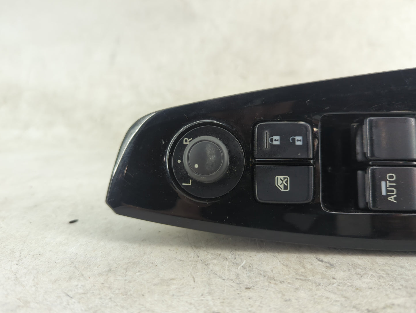 2018 Mazda Mazda3 Master Power Window Switch Replacement Driver Side Left P/N:BNN566350 BNN5 66 350 Fits Fits 2017 OEM Used 
