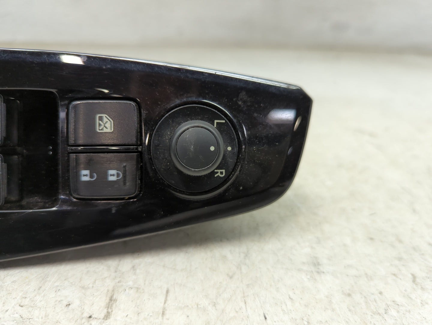 2018 Mazda Mazda3 Master Power Window Switch Replacement Driver Side Left P/N:BNN566350 Fits Fits 2017 OEM Used Auto Parts -