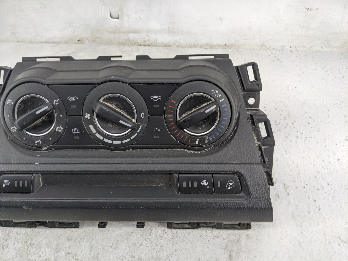 2018 Mazda Mazda3 Climate Control Module Temperature AC/Heater Replacement Fits Fits 2017 OEM Used Auto Parts - Oemusedautop