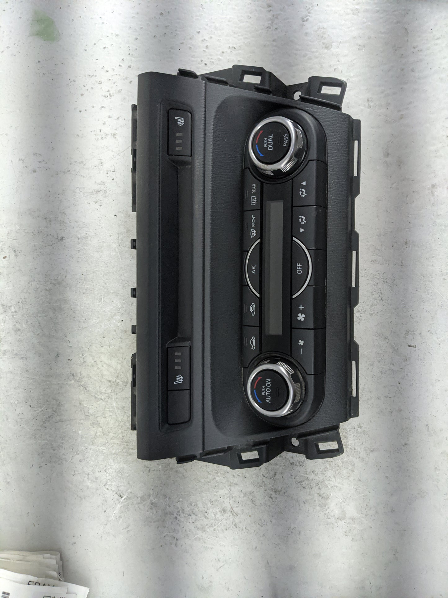 2018 Mazda Mazda3 Climate Control Module Temperature AC/Heater Replacement P/N:BHE619190D K400073000 Fits Fits 2017 OEM Used