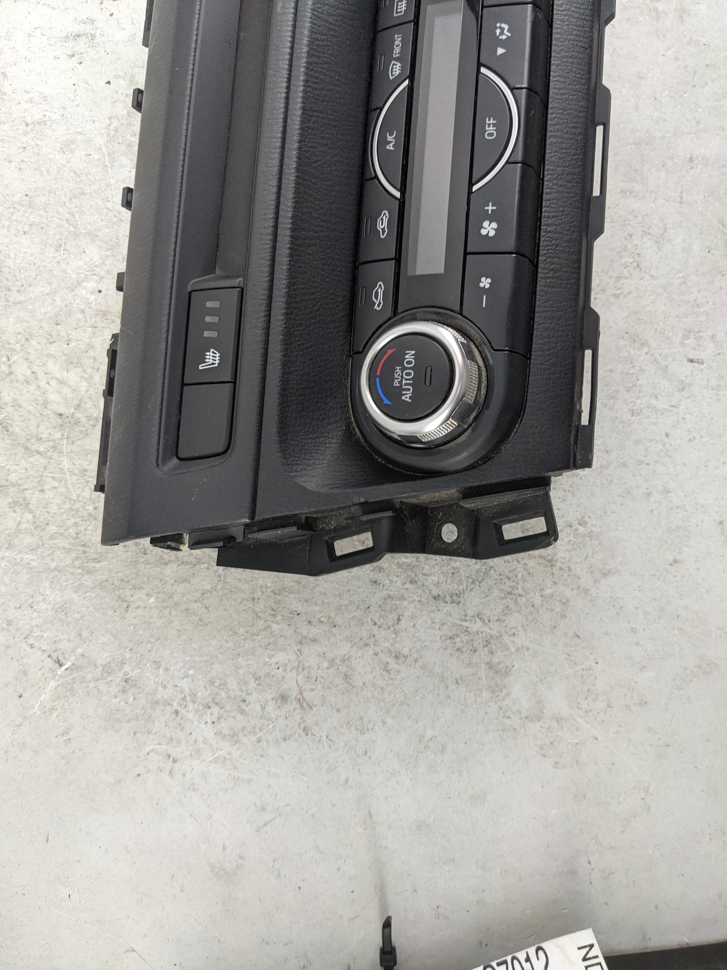 2018 Mazda Mazda3 Climate Control Module Temperature AC/Heater Replacement P/N:BHE619190D K400073000 Fits Fits 2017 OEM Used