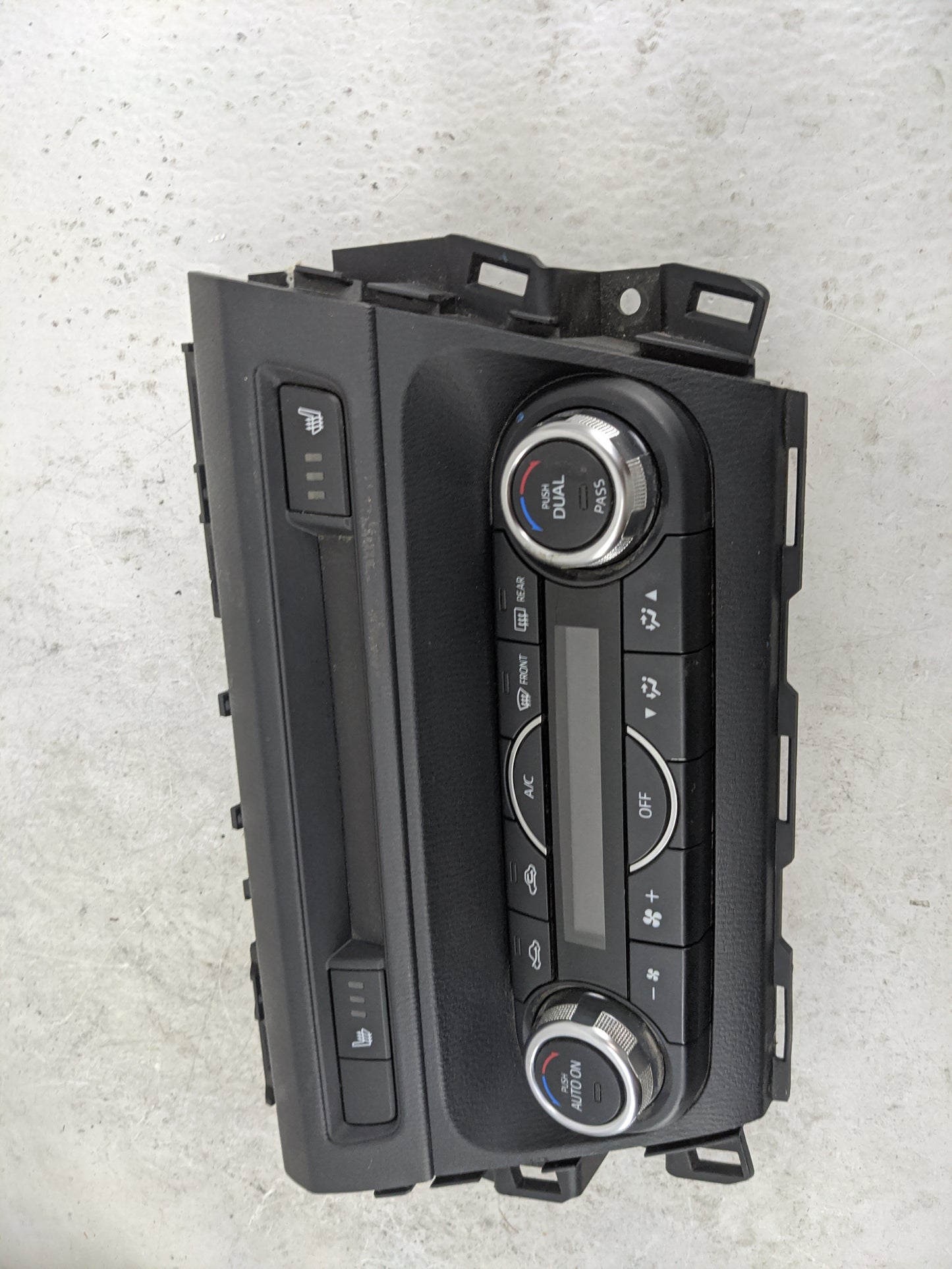 2018 Mazda Mazda3 Climate Control Module Temperature AC/Heater Replacement P/N:BHE619190D K400073000 Fits Fits 2017 OEM Used