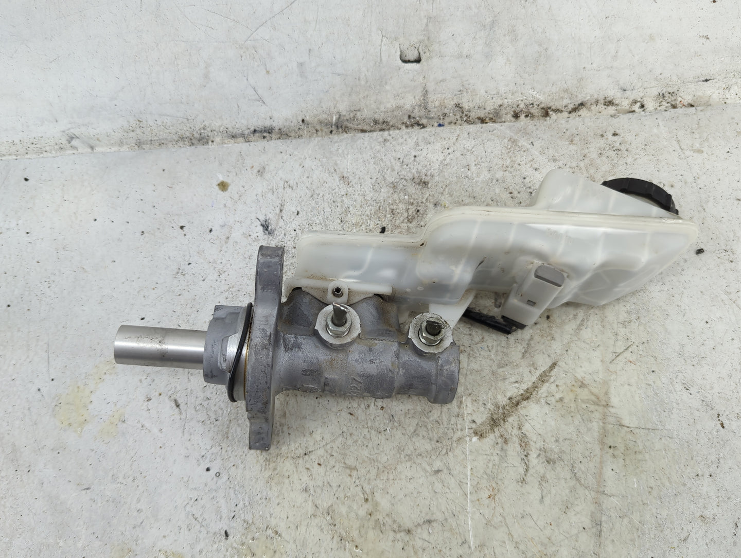 Mazda Mazda3 Brake Master Cylinder 1490500 - Oemusedautoparts1.com