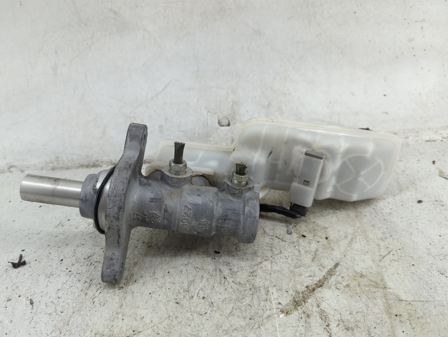 Mazda Mazda3 Brake Master Cylinder 1490500 - Oemusedautoparts1.com