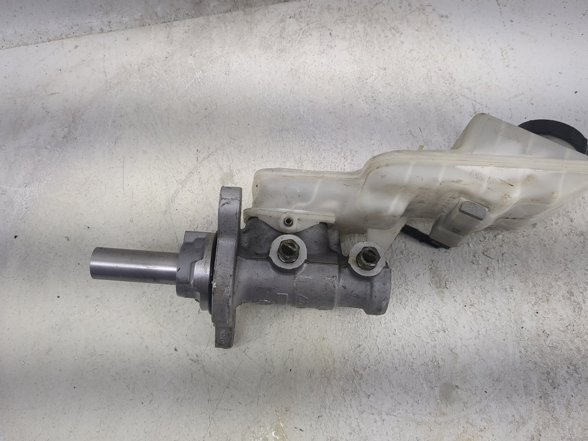 Mazda Mazda3 Brake Master Cylinder 1497660 - Oemusedautoparts1.com