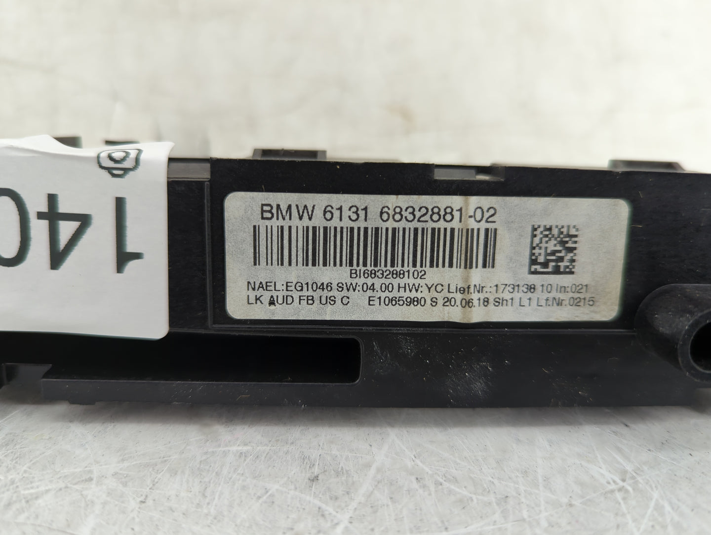 2018 Mercedes-Benz 320 Radio AM FM Cd Player Receiver Replacement P/N:6131 6832881-02 Fits Fits 2016 2017 2019 2020 2021 OEM
