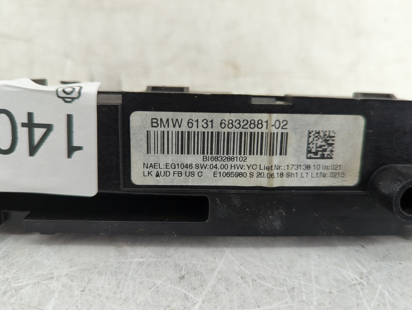 2018 Mercedes-Benz 320 Radio AM FM Cd Player Receiver Replacement P/N:6131 6832881-02 Fits Fits 2016 2017 2019 2020 2021 OEM