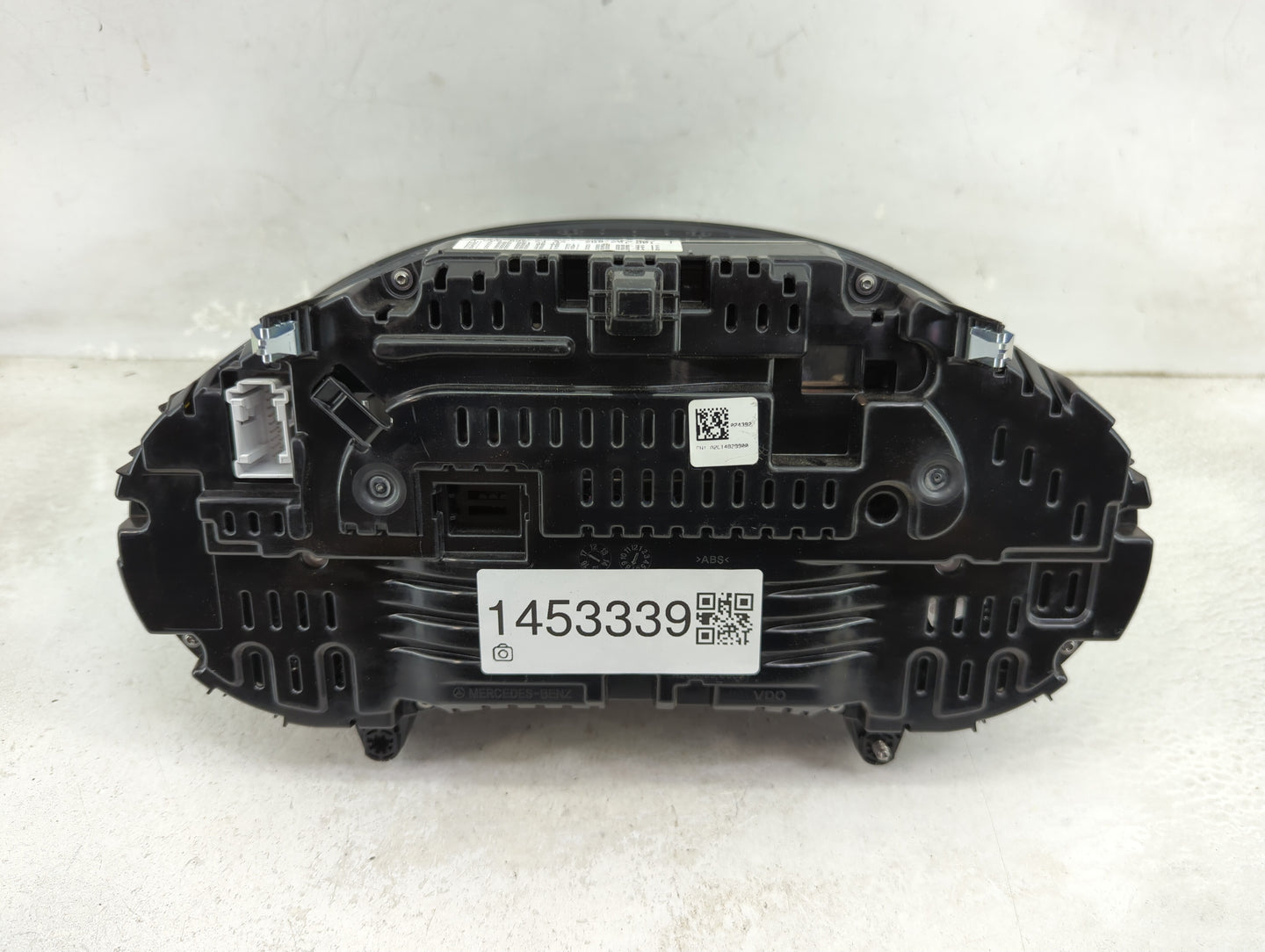 2018 Mercedes-Benz C-Class Instrument Cluster Speedometer Gauges P/N:A2059007433 A2C14829900, A2059014215 Miles:21K Fits Fit