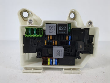 2018-2019 Mercedes-Benz C300 Fusebox Fuse Box Panel Relay Module P/N:A 205 540 00 82 Fits Fits 2018 2019 OEM Used Auto Parts