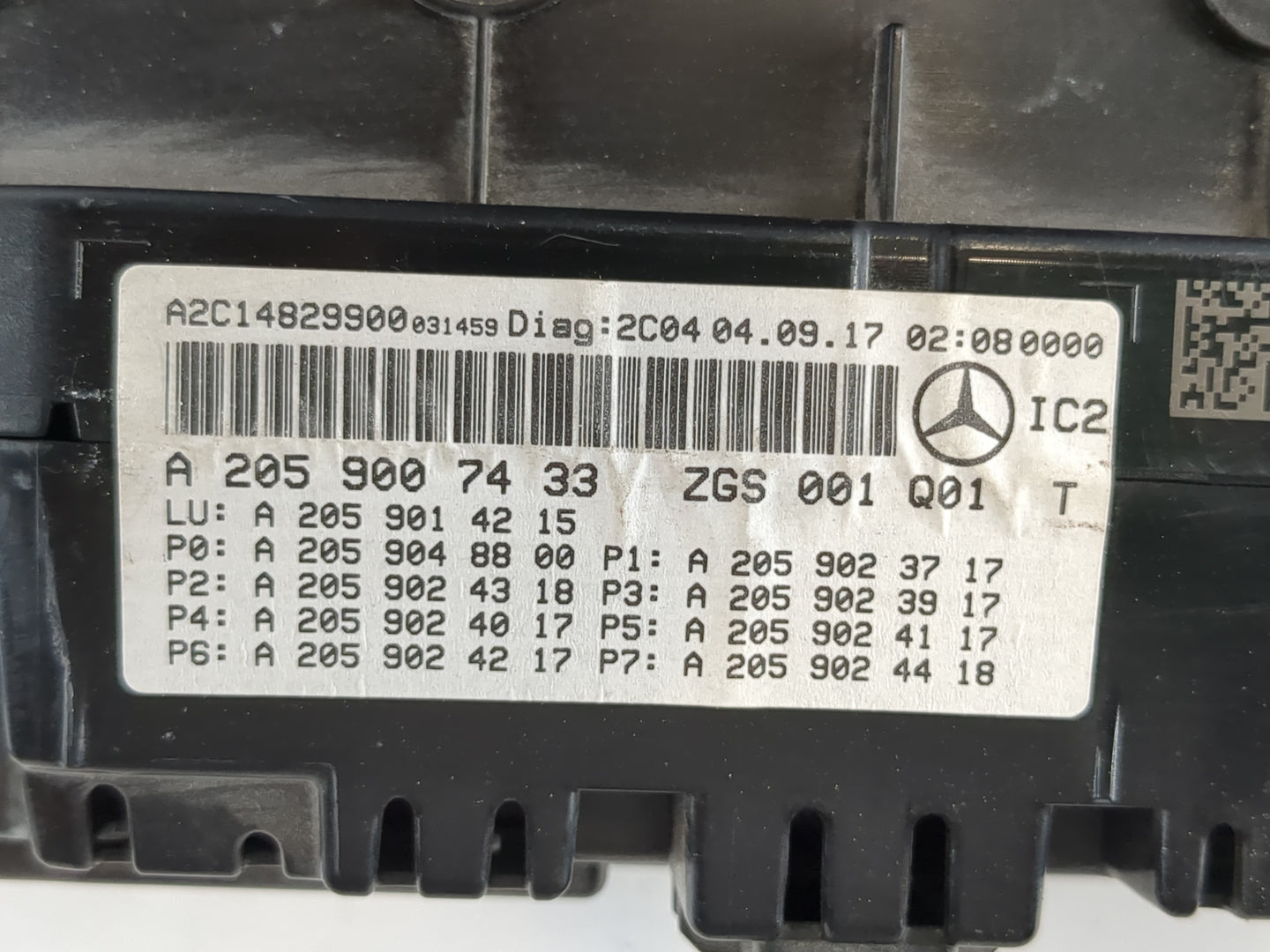 2018 Mercedes-Benz C300 Instrument Cluster Speedometer Gauges P/N:A 205 900 74 33 Fits Fits 2017 OEM Used Auto Parts - Oemus