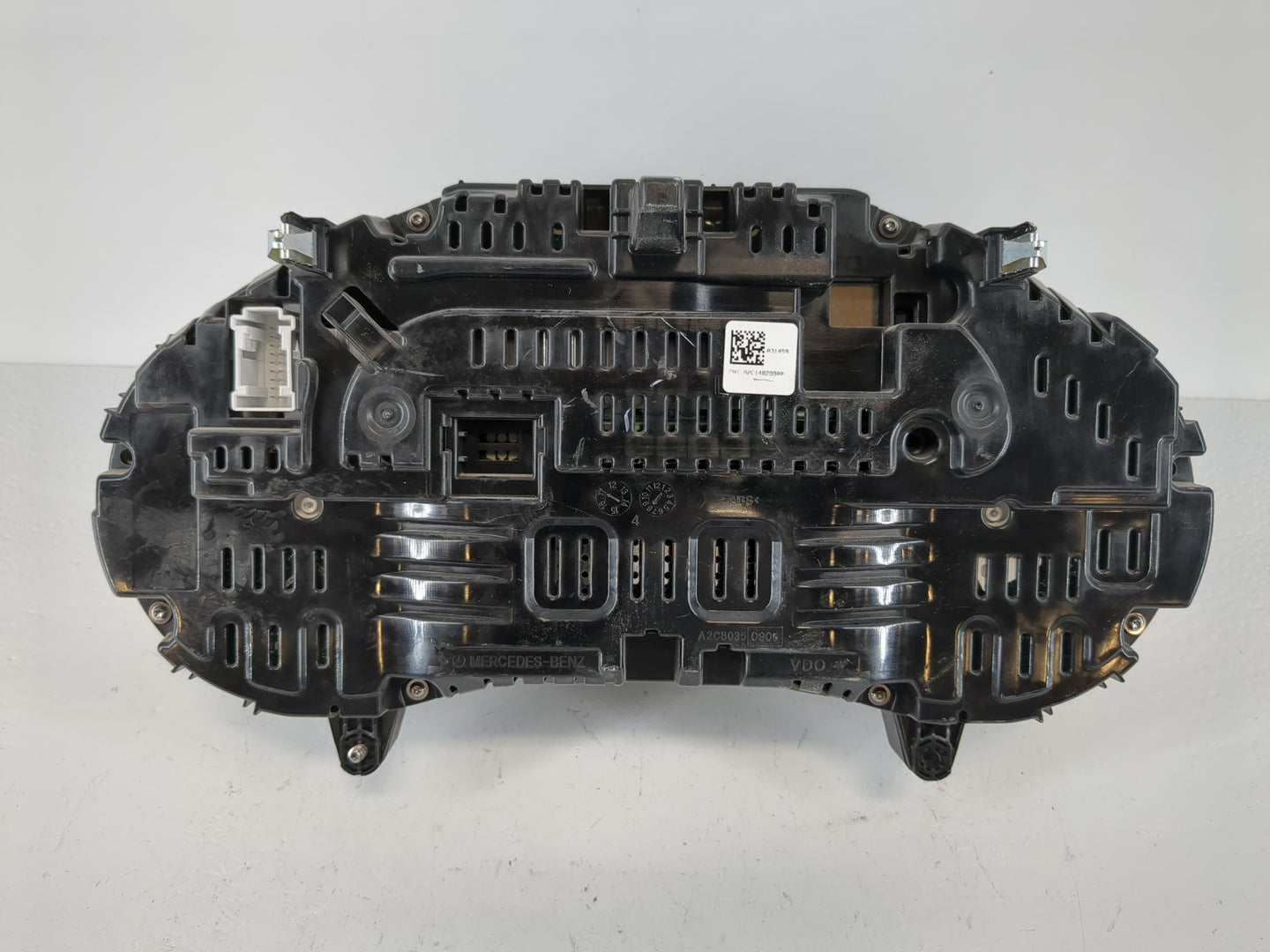 2018 Mercedes-Benz C300 Instrument Cluster Speedometer Gauges P/N:A 205 900 74 33 Fits Fits 2017 OEM Used Auto Parts - Oemus