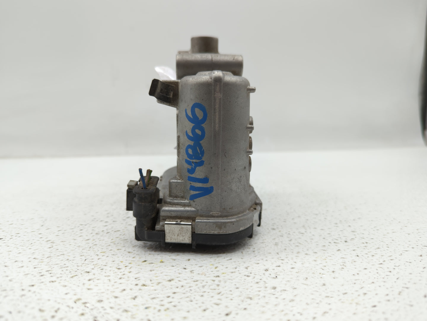 2015-2018 Mercedes-Benz C300 Throttle Body P/N:A 270 141 00 25 2701410025 Fits Fits 2013 2014 2015 2016 2017 2018 2019 2020 