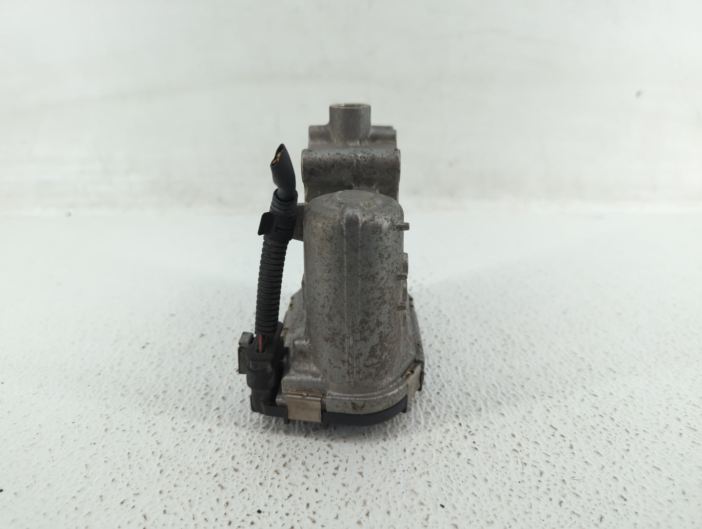 2015-2018 Mercedes-Benz C300 Throttle Body P/N:A 270 141 00 25 2701410025 Fits Fits 2013 2014 2015 2016 2017 2018 2019 2020 