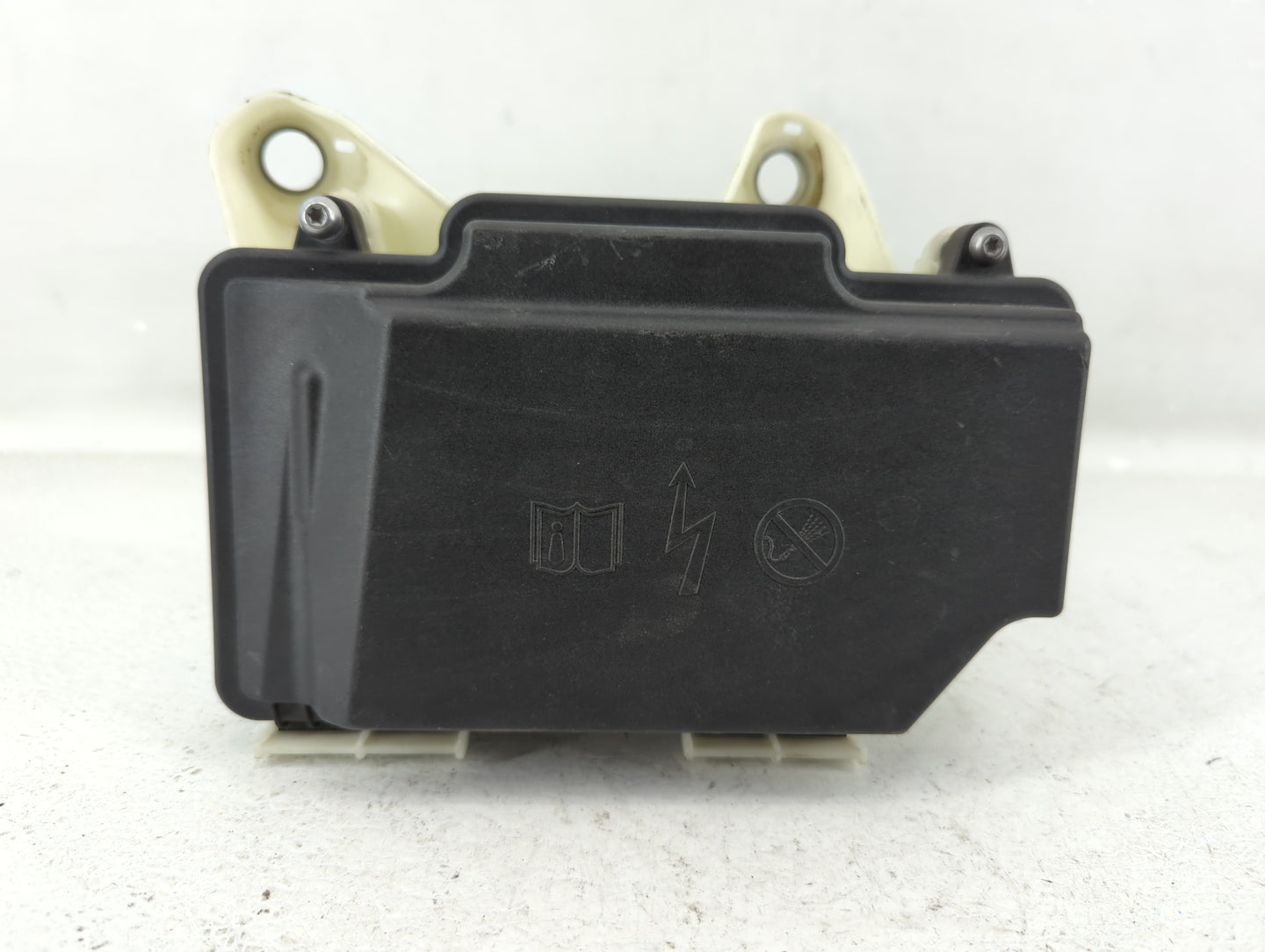 2018-2019 Mercedes-Benz C300 Fusebox Fuse Box Panel Relay Module Fits Fits 2018 2019 OEM Used Auto Parts - Oemusedautoparts1