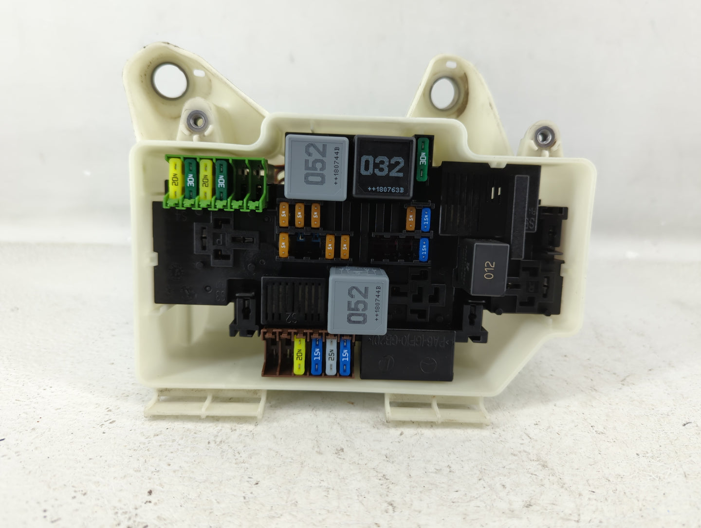 2018-2019 Mercedes-Benz C300 Fusebox Fuse Box Panel Relay Module Fits Fits 2018 2019 OEM Used Auto Parts - Oemusedautoparts1