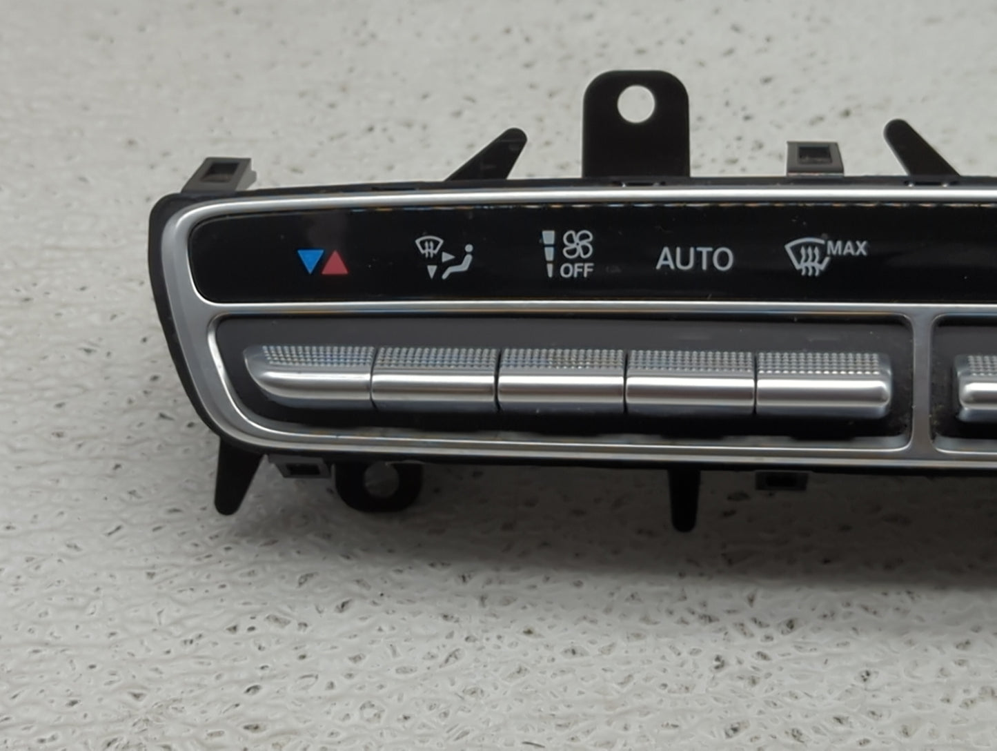 2017-2018 Mercedes-Benz C350e Climate Control Module Temperature AC/Heater Replacement P/N:A 205 905 89 13 Fits OEM Used Aut