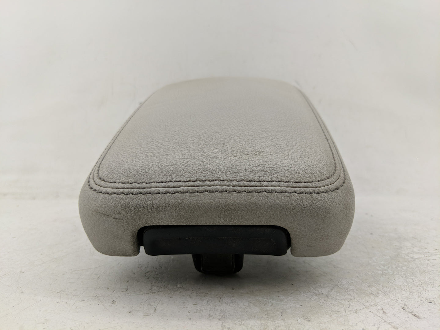2018 Mercedes-Benz Cla250 Center Console Armrest Cover Lid Fits OEM Used Auto Parts - Oemusedautoparts1.com