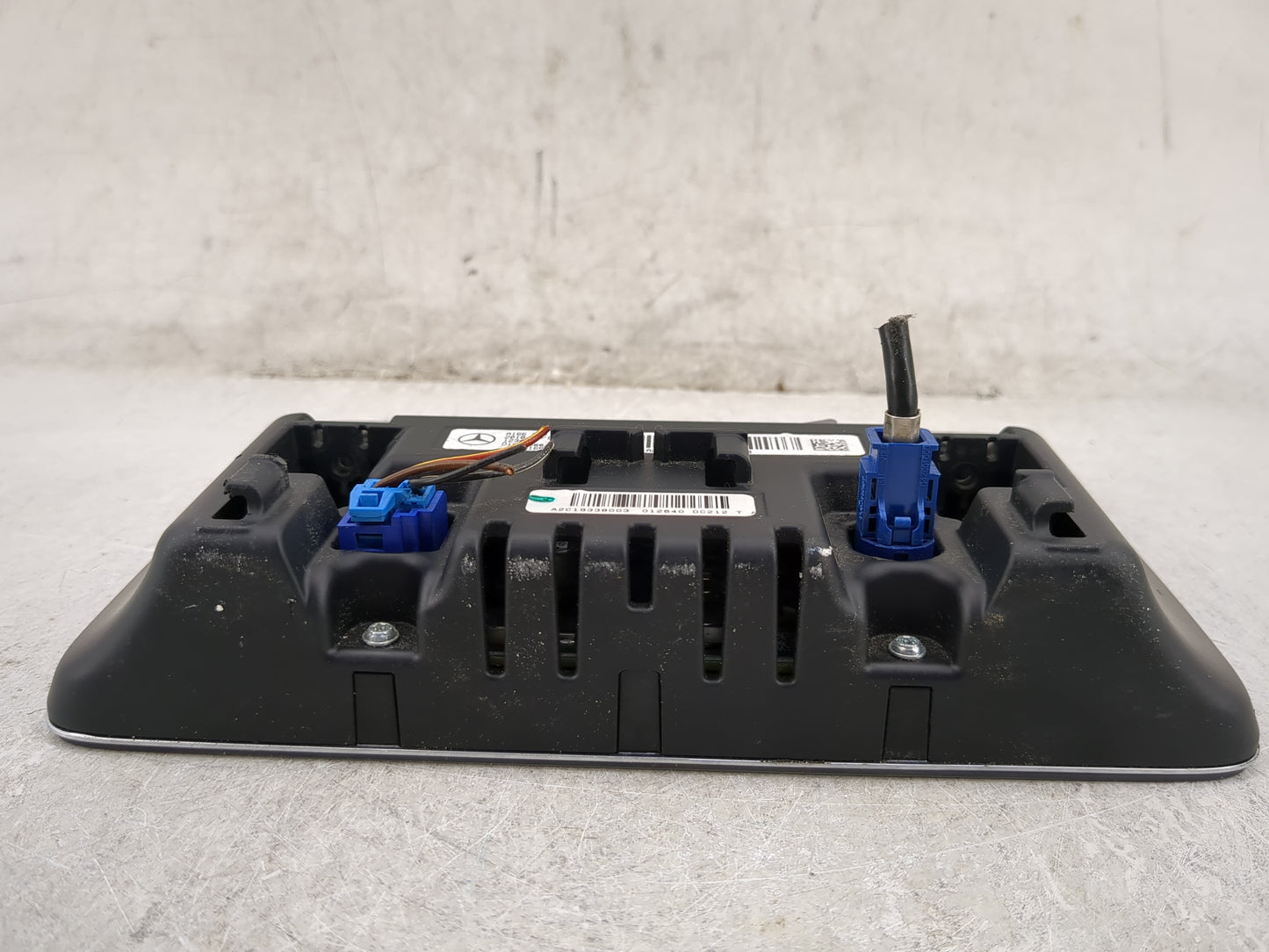 2017-2019 Mercedes-benz Cla250 Information Display Screen - Oemusedautoparts1.com