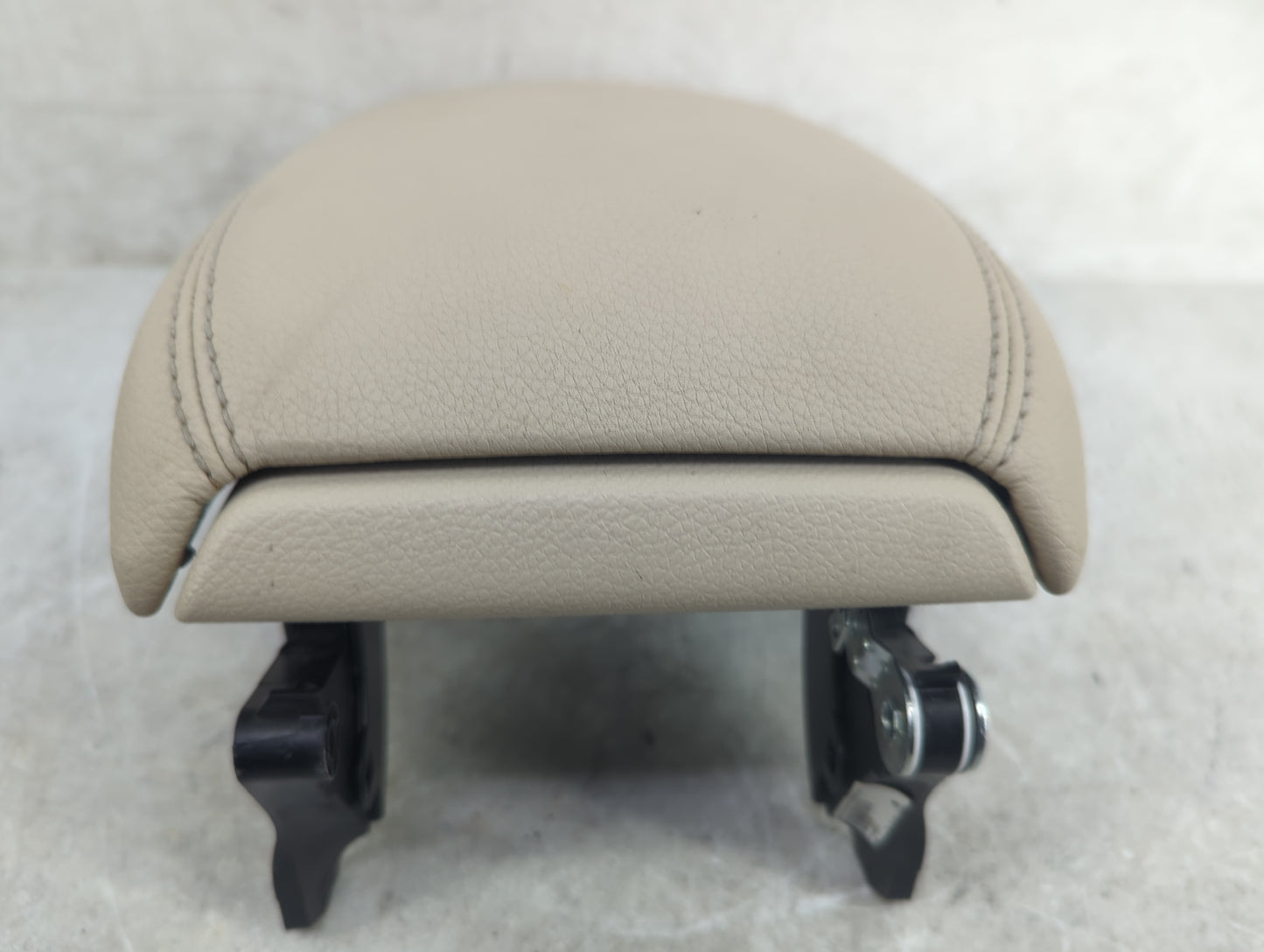 2018 Mercedes-Benz Cla250 Center Console Armrest Cover Lid Fits OEM Used Auto Parts - Oemusedautoparts1.com