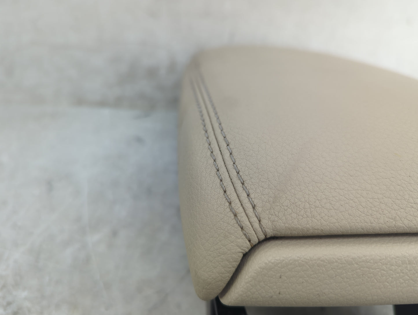 2018 Mercedes-Benz Cla250 Center Console Armrest Cover Lid Fits OEM Used Auto Parts - Oemusedautoparts1.com