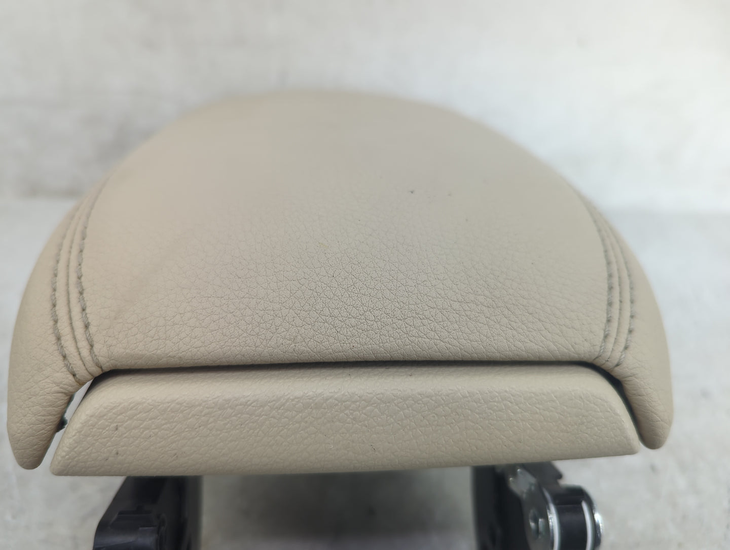 2018 Mercedes-Benz Cla250 Center Console Armrest Cover Lid Fits OEM Used Auto Parts - Oemusedautoparts1.com