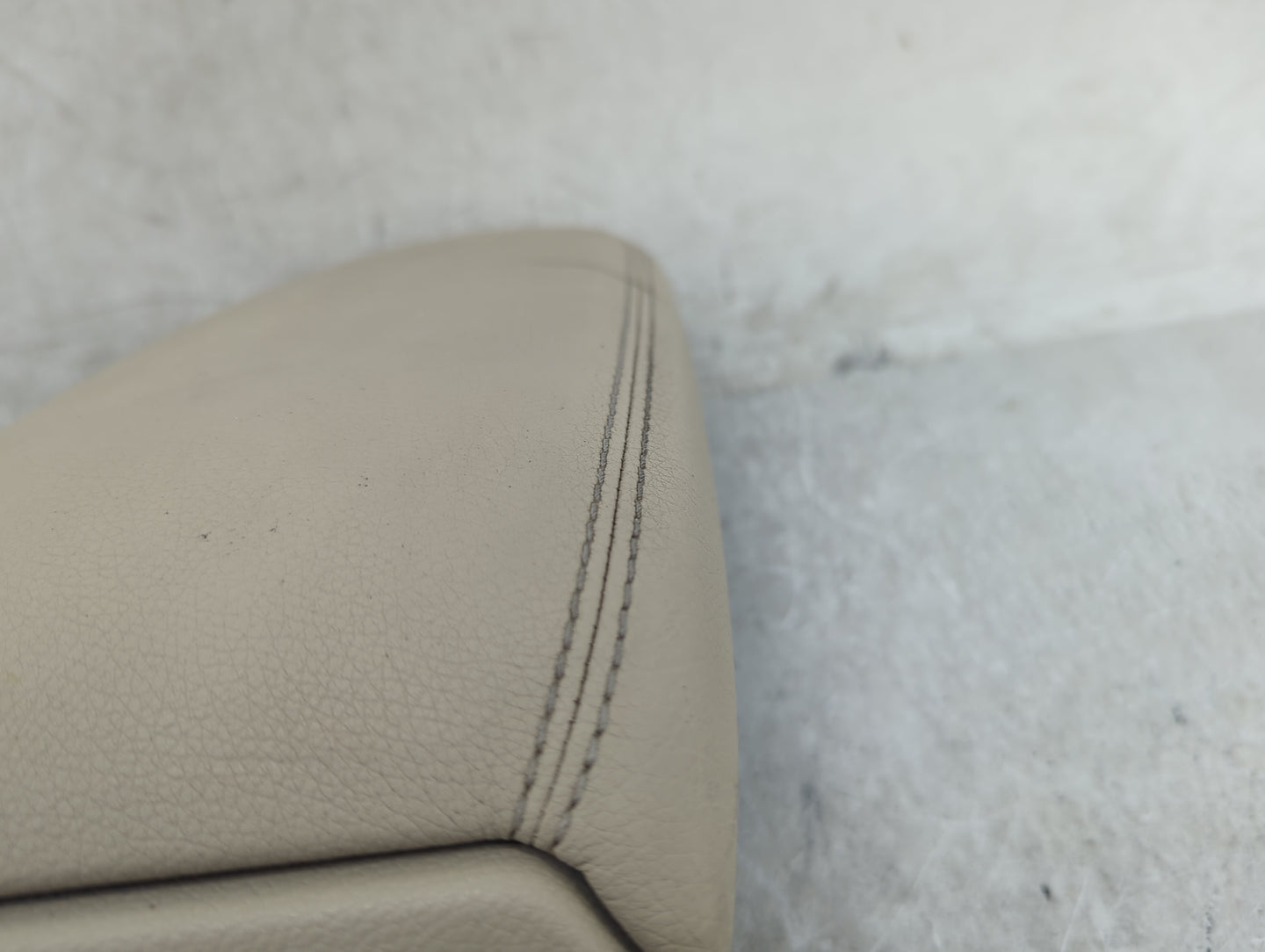 2018 Mercedes-Benz Cla250 Center Console Armrest Cover Lid Fits OEM Used Auto Parts - Oemusedautoparts1.com